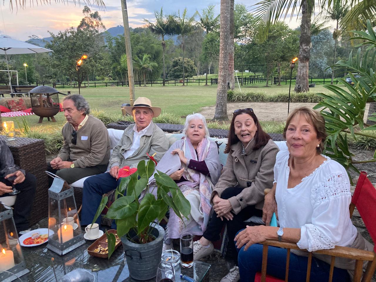 Amigos para Siempre:
Fiesta Finca Yerbabuena - Llanogrande 
Anfitriones: Jaime Alberto Alvarez y Maria Victoria Echavarria 
14 septiembre 2024